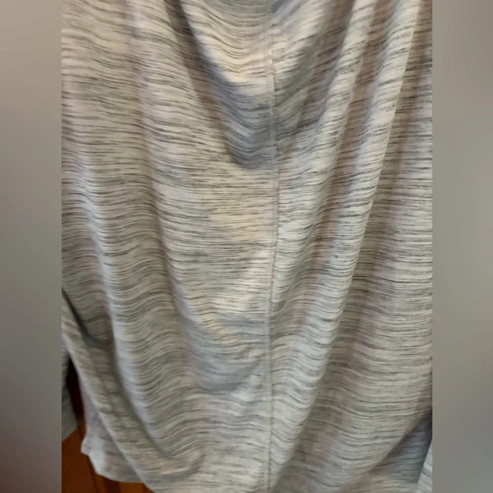 ATHLETA Women’s Essence Flow Spacedye Dolman Top Glacial Blue Anthracite Gray L - Picture 3 of 6